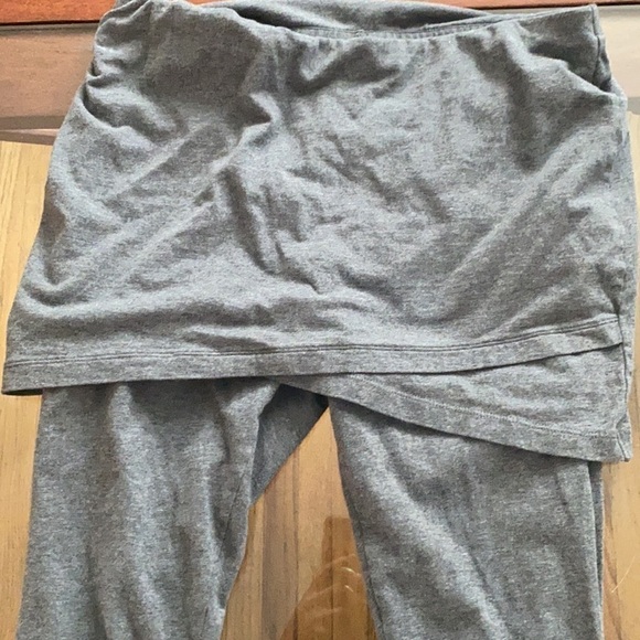 Cabi Stone Gray M'leggings with Skirt Size Small cotton modest workout attire - Picture 4 of 4